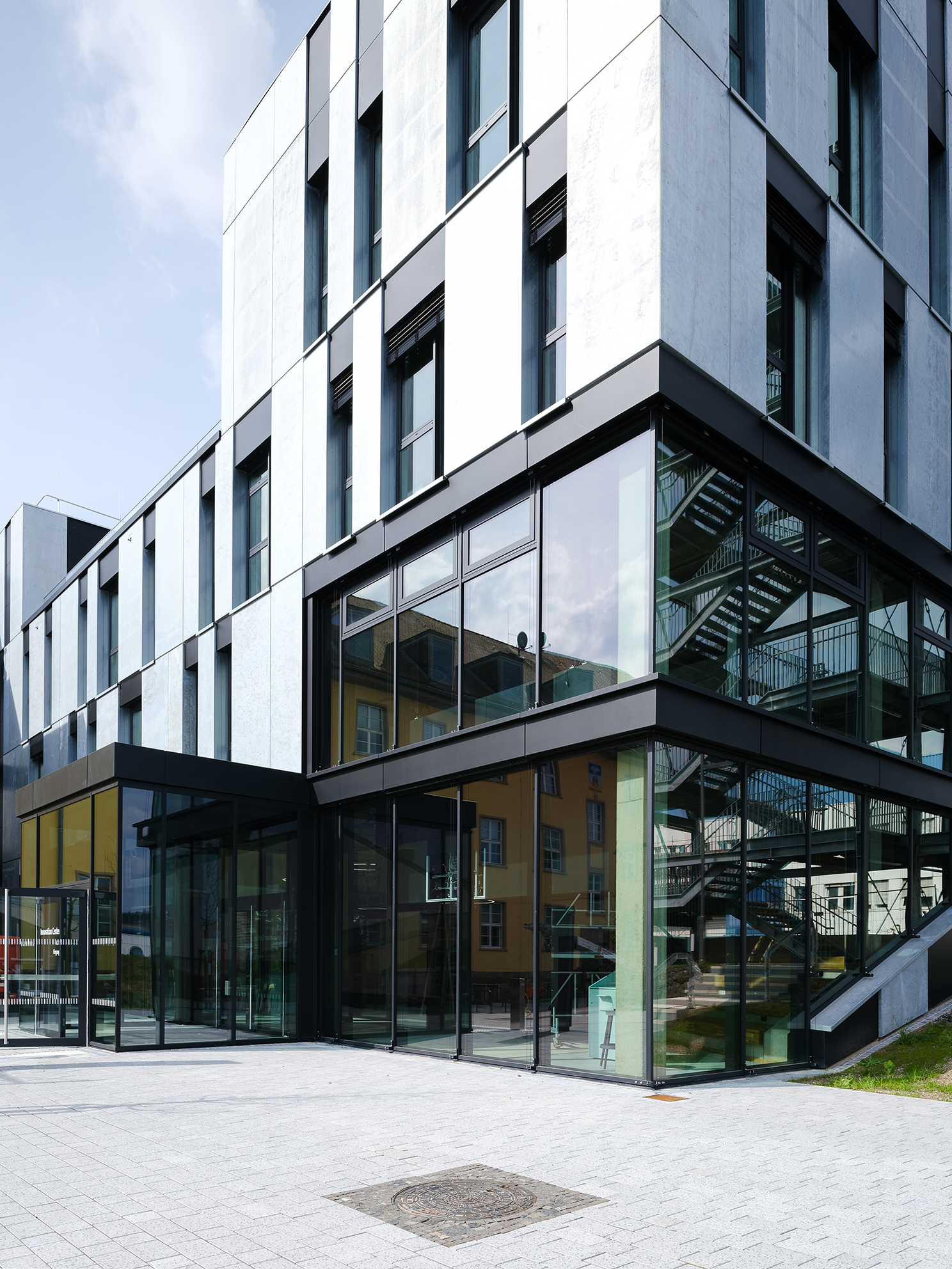 SB_Innovation-Center_Haupteingang